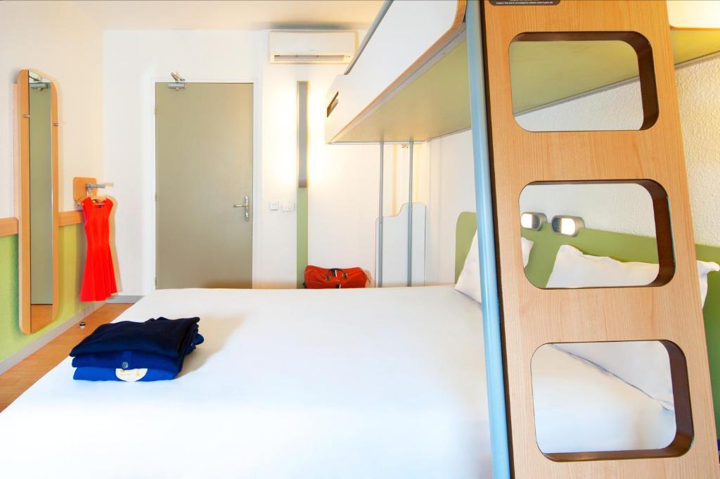 Ibis Budget Pontivy Phòng bức ảnh