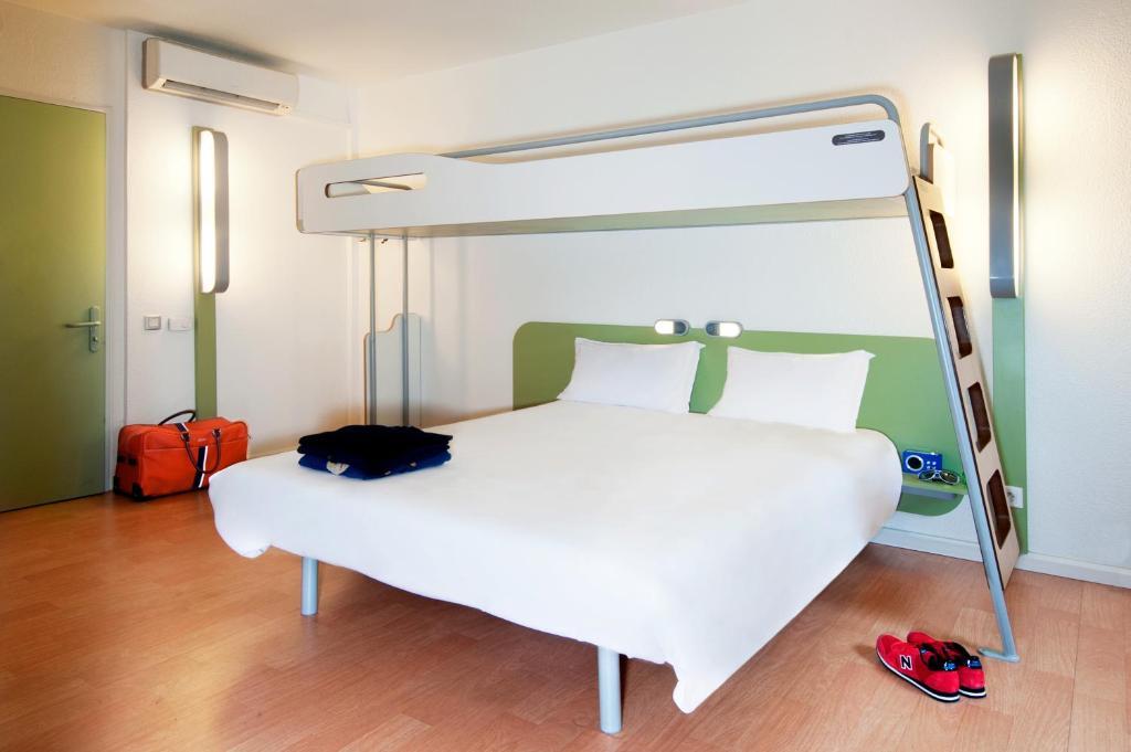 Ibis Budget Pontivy Phòng bức ảnh